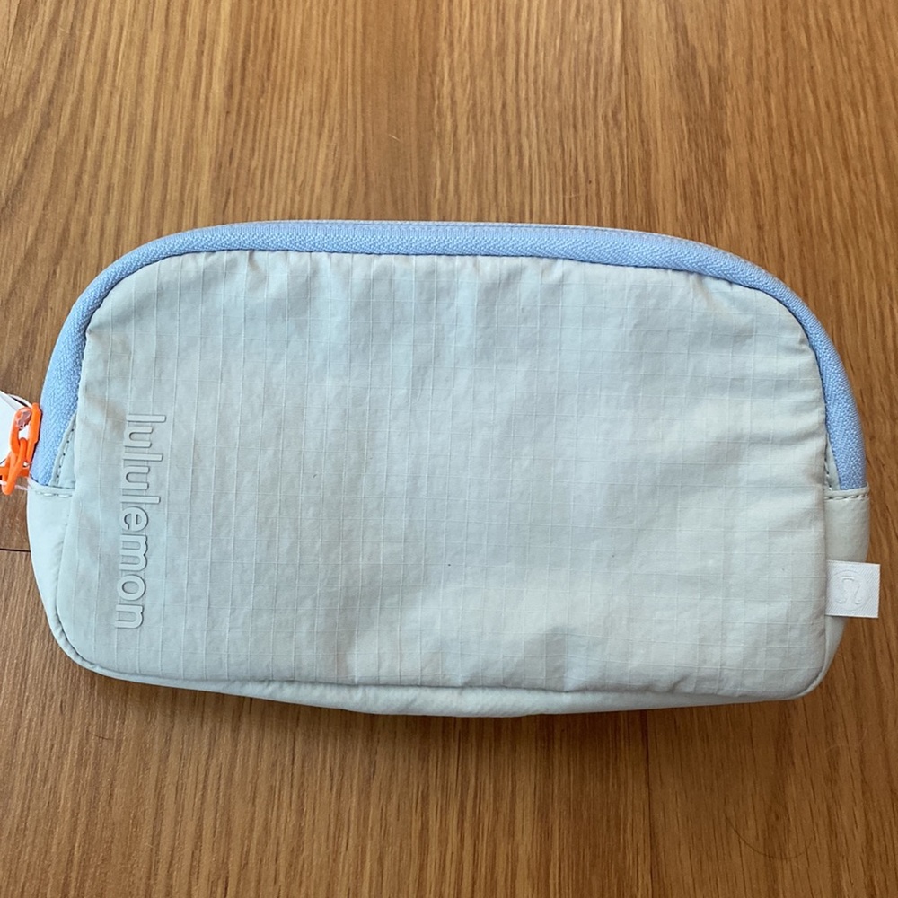 ❤️ Lululemon Mini Belt Bag NWT